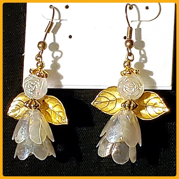 Cute Angel Bell Earrings - Picture 4 of 6